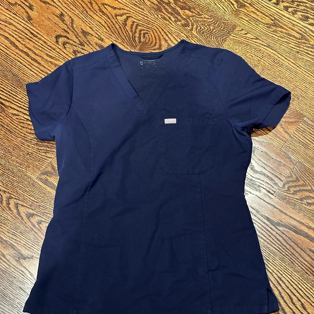 FIGS SCRUB TOP